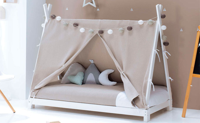 camas para niños en forma de cabaña